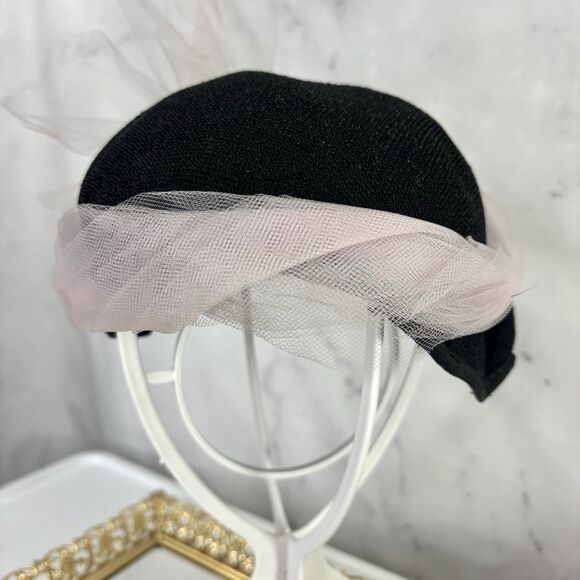 Vintage 40s 1950s black Hat Pink Tulle Mesh Cloche British style Whimsical - Picture 8 of 13